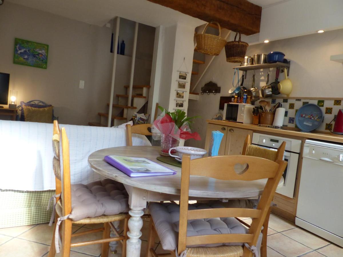 Maison Des Remparts Nichee Sous La Cite Casa vacanze *