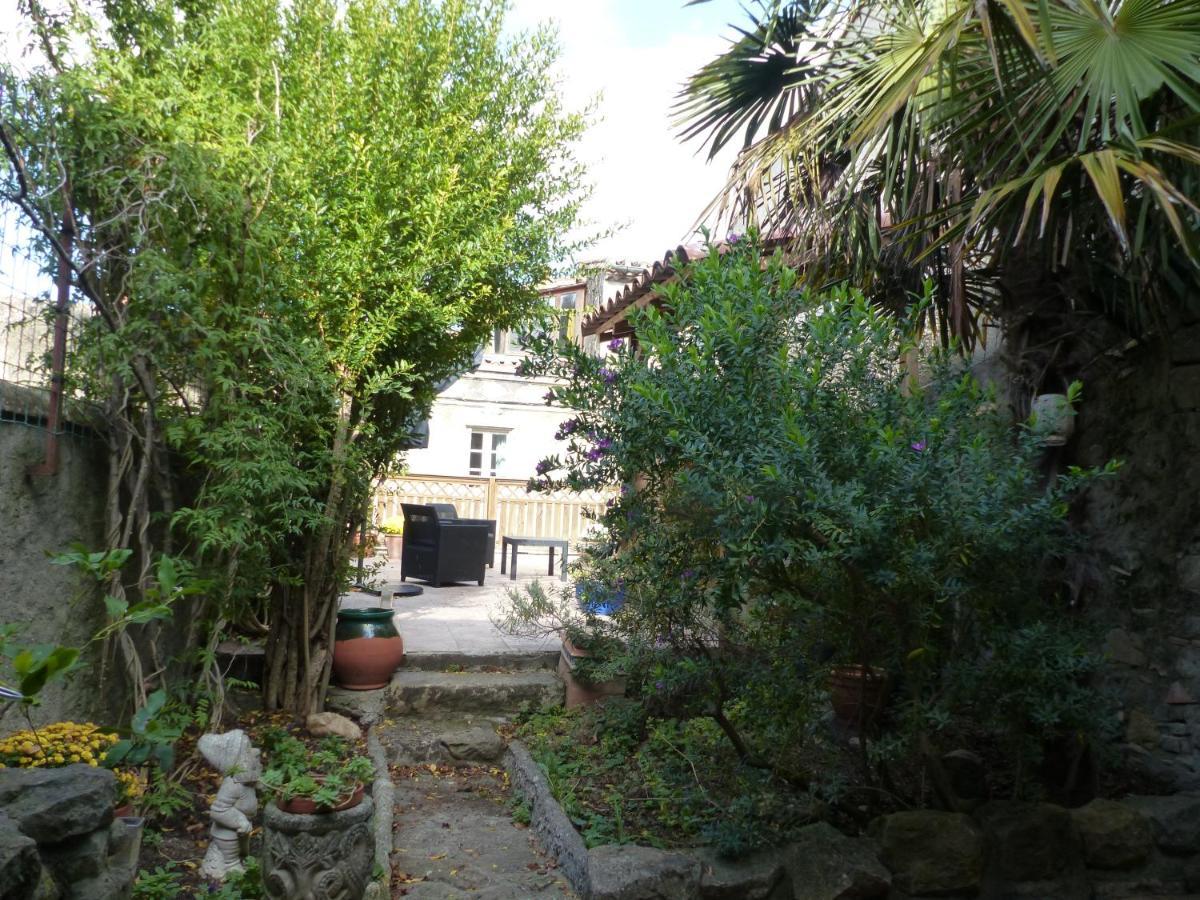 Maison Des Remparts Nichee Sous La Cite Casa vacanze *